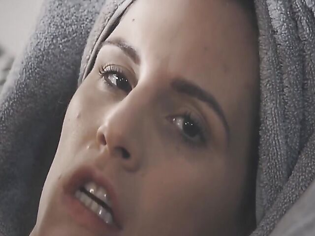 Leidy De Leon - Sensual morning masturbation