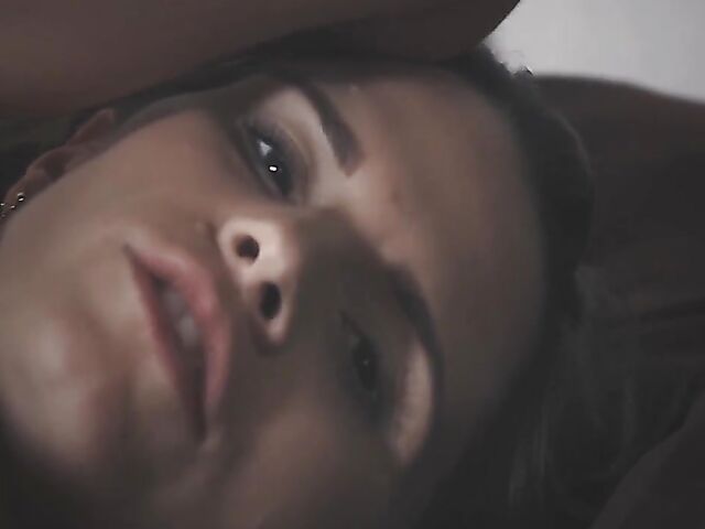 Leidy De Leon - Sensual morning masturbation