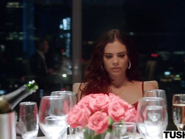 Good ass fuck and a whole lot of pleasure for Violet Starr