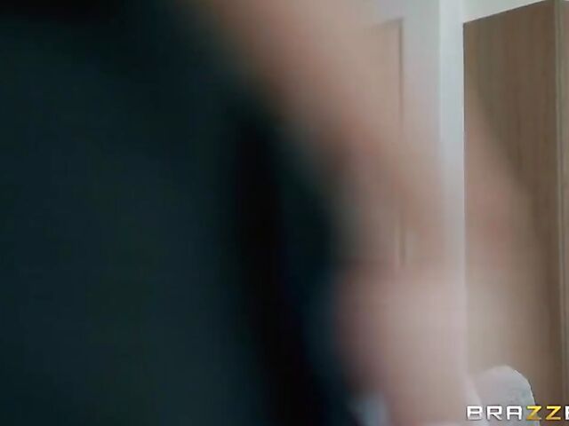 Keiran Lee gives it to curvy ebony writer Moriah Mills