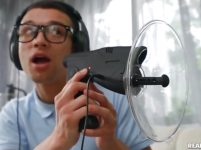 Spying on young asian chick Mina Moon masturbating