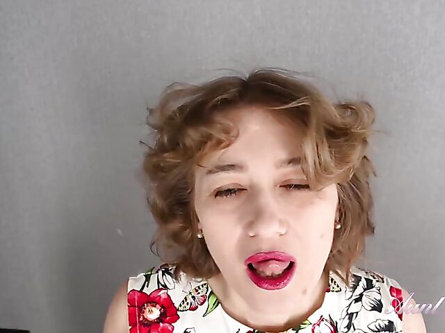 Russian hairy MILF Yulenka is in a playful mood