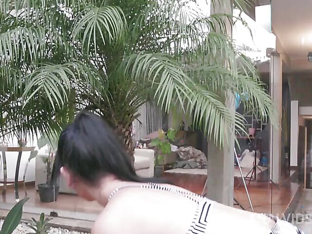 From nude yoga to piss gangbang, ass fucking and fisting with Yenifer CHP