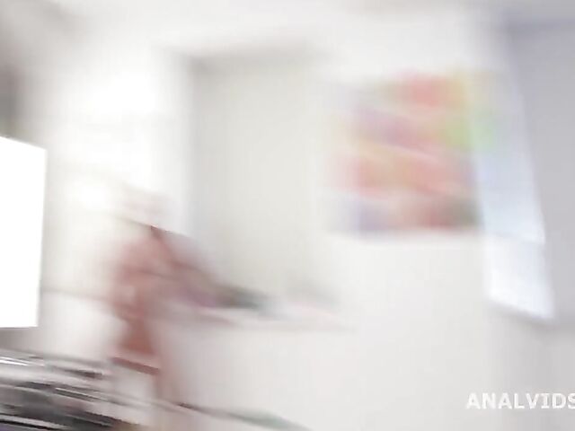 Impossible quadruple anal penetration and huge gape with Anna de Ville