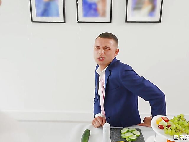 Sneaky sex at a wedding party with bootylicious busty brunette Payton Preslee