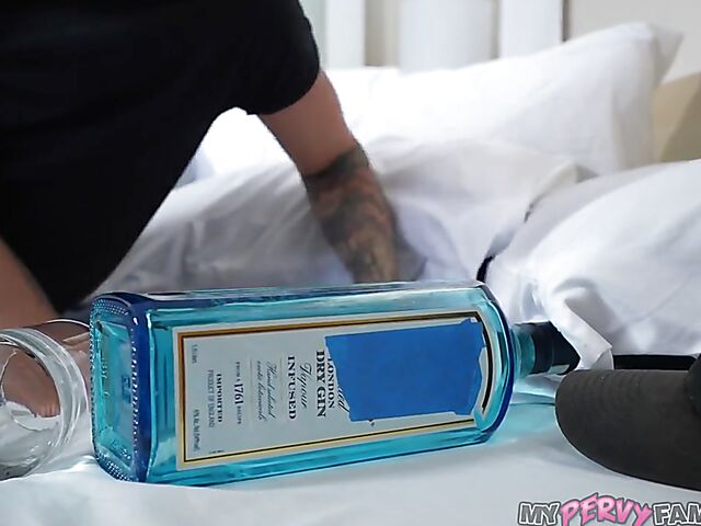 Maya Farrell - Exotic step sister fuck step brother in the morning after party