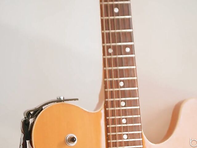 Hot girl Mia Evans seduces a guy into fucking her delicious pussy