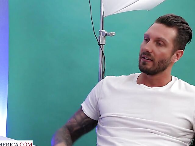 Photographing Skylar Vox's big natural tits