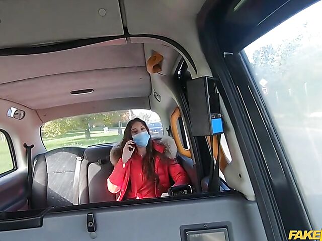 Taxi fuck in quarantine with masked Isabella De Laa
