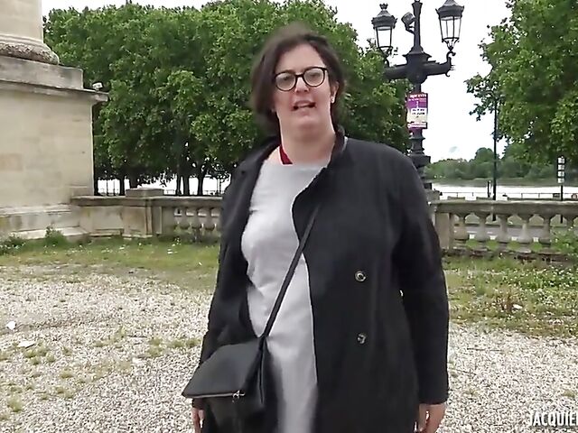 French chubby MILF with glasses Barbara gets double penetrated