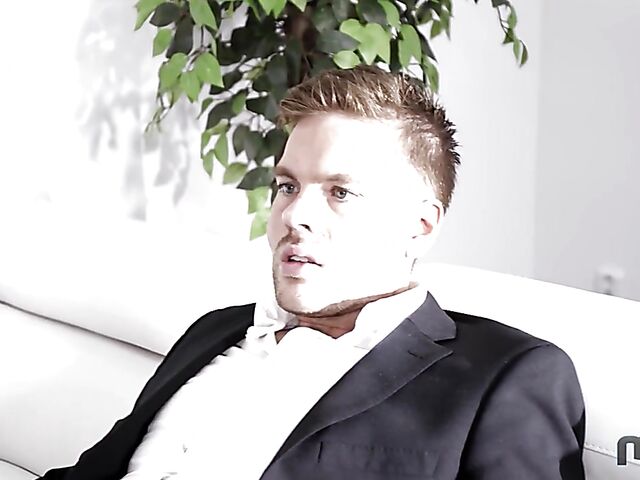 Slim blonde Kiara Lord fucks in high heels in her dreams