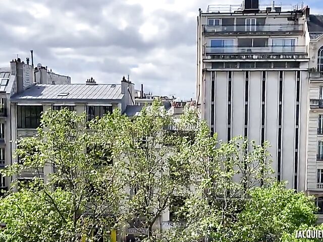 Short hair brunette Katya gets nasty in Strasbourg