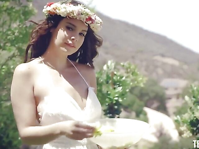 Hot sex in the middle of the summer with Violet Starr