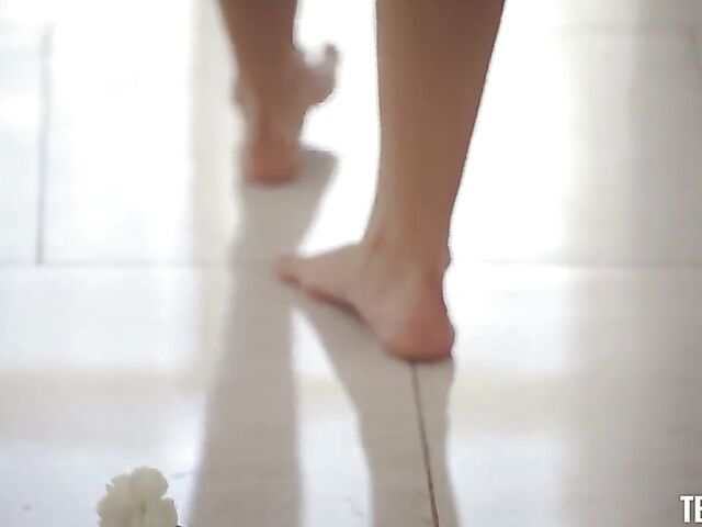 Hot sex in the middle of the summer with Violet Starr