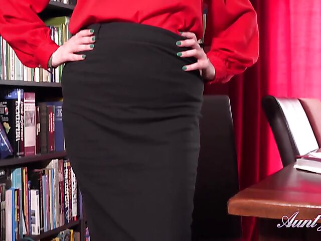 Hairy MILF professor in black stockings Jenny masturbates at home