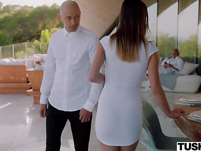 Hot Ibiza sun and outdoor anal on vacation with Anastasia Brokelyn