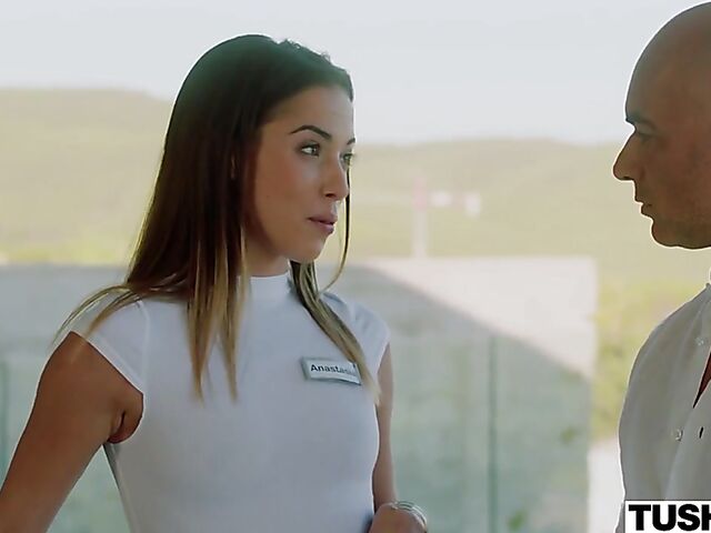 Hot Ibiza sun and outdoor anal on vacation with Anastasia Brokelyn