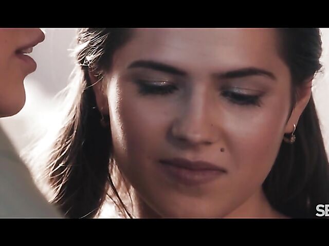 Sensual lesbians Eve Sweet and Serina Gomez take it slow