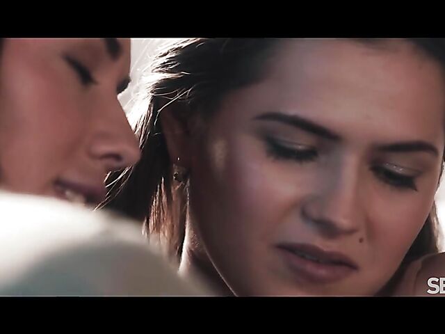 Sensual lesbians Eve Sweet and Serina Gomez take it slow