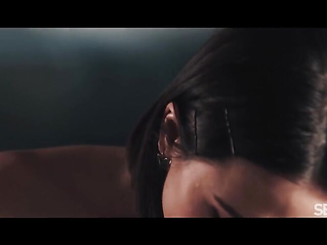 Sensual lesbians Eve Sweet and Serina Gomez take it slow