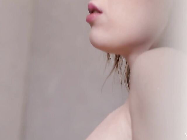 Lottie Magne - Teen shower solo in the morning