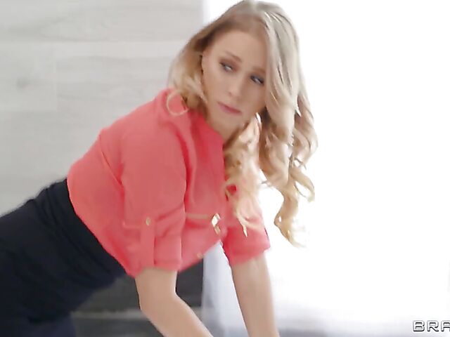 Katie Morgan lesbian bathroom frenzy with Gia Derza