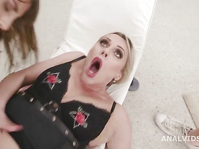 Double anal foursome with fisting and piss drinking featuring Brittany Bardot and Silvia Dellai