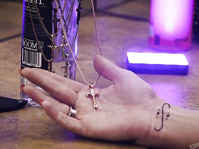 Small Hands fucks the hell out of blonde tranny Aubrey Kate