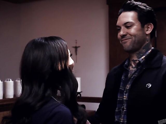 Small Hands fucks the hell out of blonde tranny Aubrey Kate