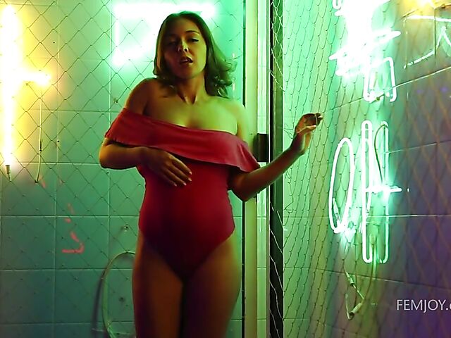 Sexy and tempting Emerald's erotic solo in neon