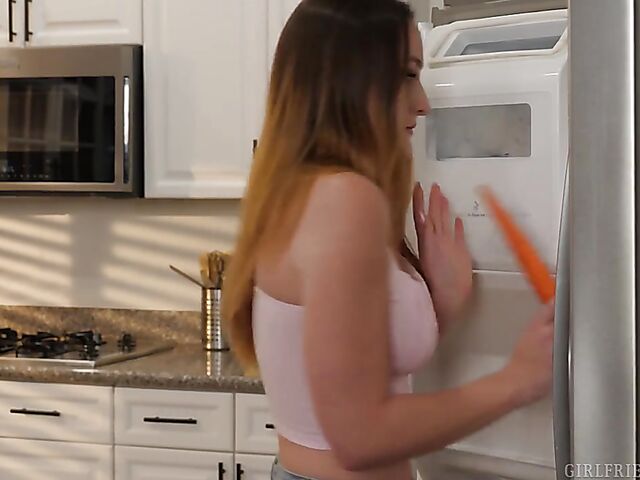 Big tits lesbian milf Rachael Cavalli teaches Everly Haze a lesson