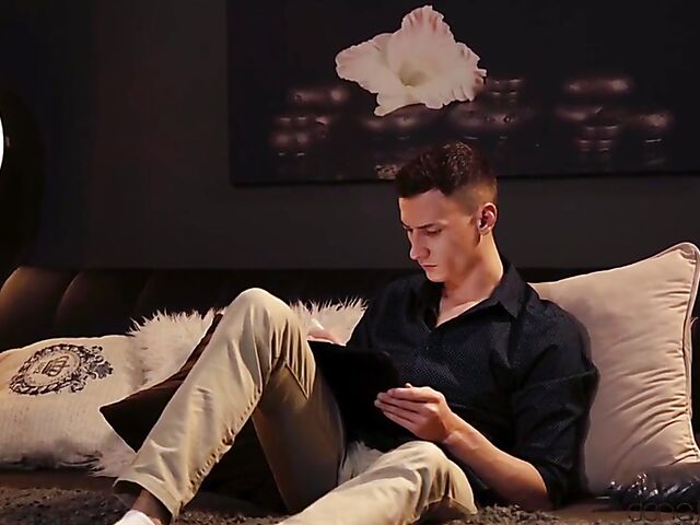 Slim Italian chick Silvia Soprano wants passionate sex tonight