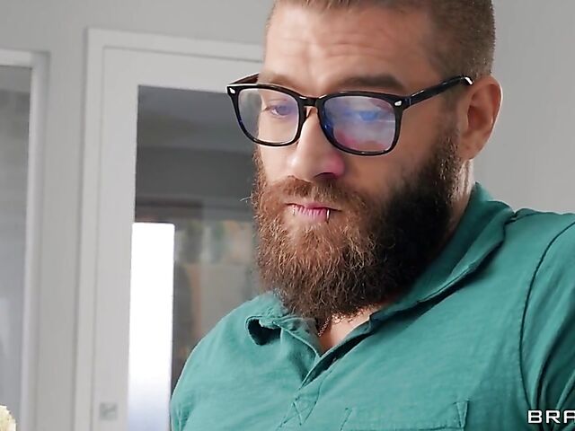 Nice anal fucking session with flexible Isabella Nice