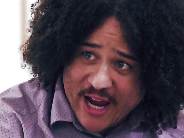 Honey Gold - Shaved pussy, shaved head