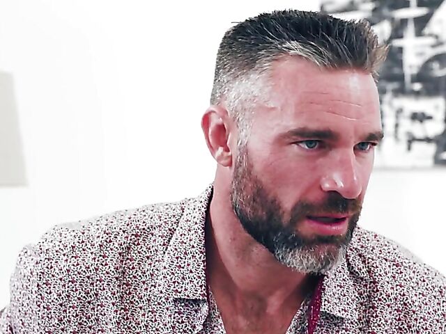 Honey Gold - Shaved pussy, shaved head