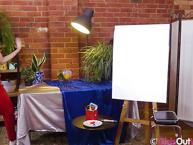 Horny painter Laney Day puts a cucumber in her pussy