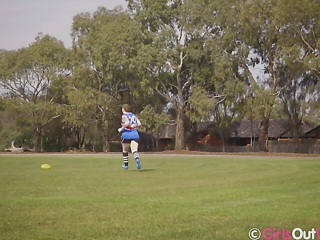 Ginger Snaps - Chubby solo with a glass toy in the locker room