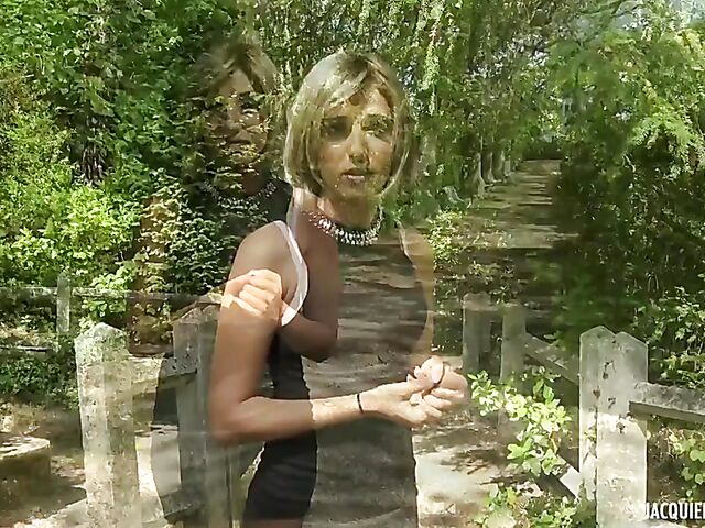 French double penetration with 25-year-old Assia