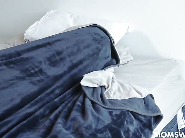 Mom swap foursome with Sheena Ryder and Tia Cyrus