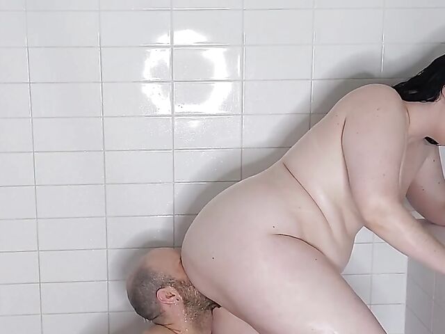 Raven & Jacques - Shower fuck with a chubby brunette