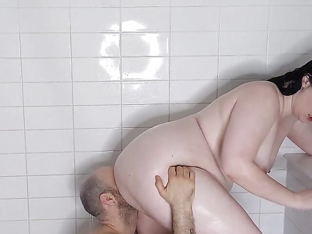 Raven & Jacques - Shower fuck with a chubby brunette