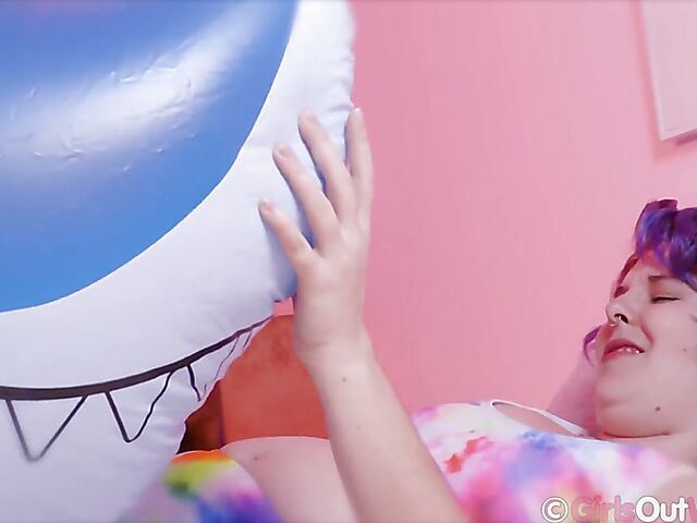 Purple-haired Zoe Faye's inflatable toys and glass dildo