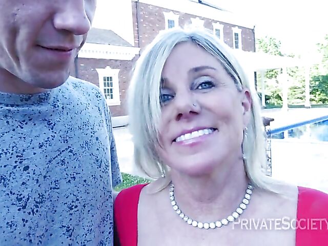 Shaved mature outdoor fuck with a boy featuring hot realtor Peyton