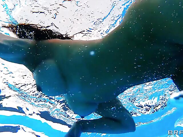 Business partner's nude wife with perfect boobs Rachel Starr is ready to fuck