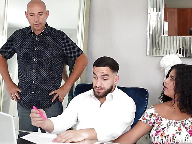 Sneaky sex with big tits latina Gabriela Lopez