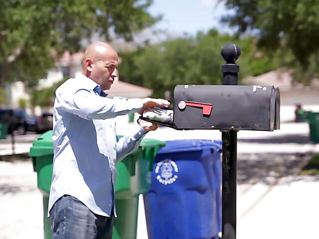 Sneaky sex with big tits latina Gabriela Lopez