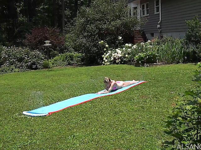 Amber Moore's outdoor solo pussy play in her bikini BTS