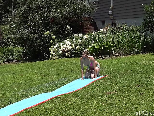 Amber Moore's outdoor solo pussy play in her bikini BTS