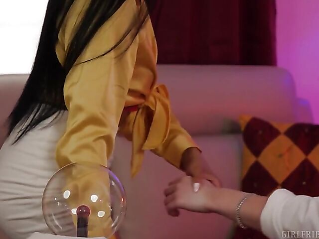 From fortune-telling to lesbian tribbing with Ember Snow and Daisy Stone