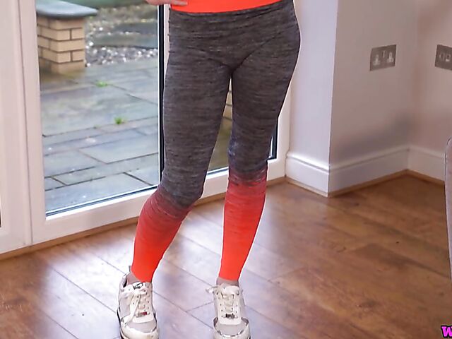 British fitness babe Lola Rae shows her boobs and panties